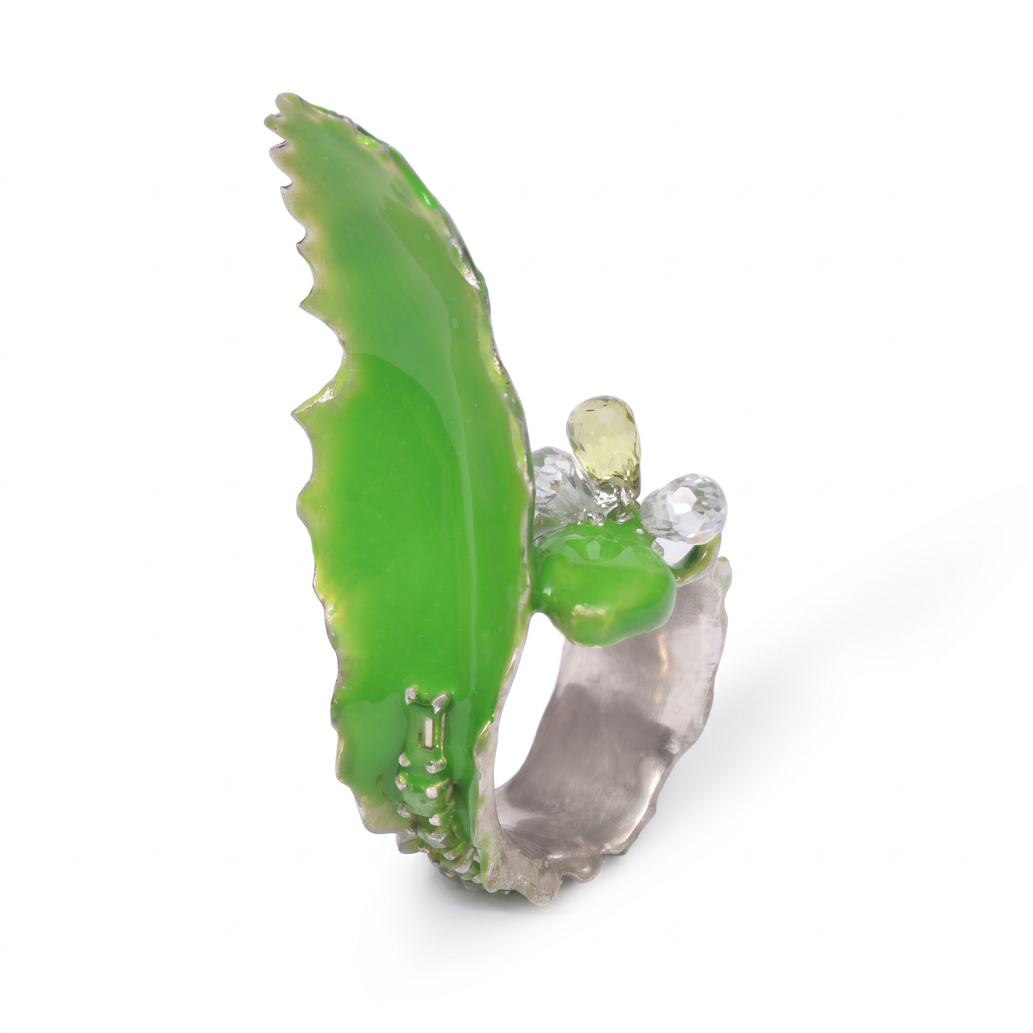 LEAF-SHAPED LIZARD